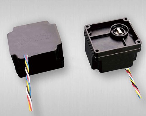 بالموجات فوق الصوتية IP66 5V DC DN15mm محرك صمام خطي